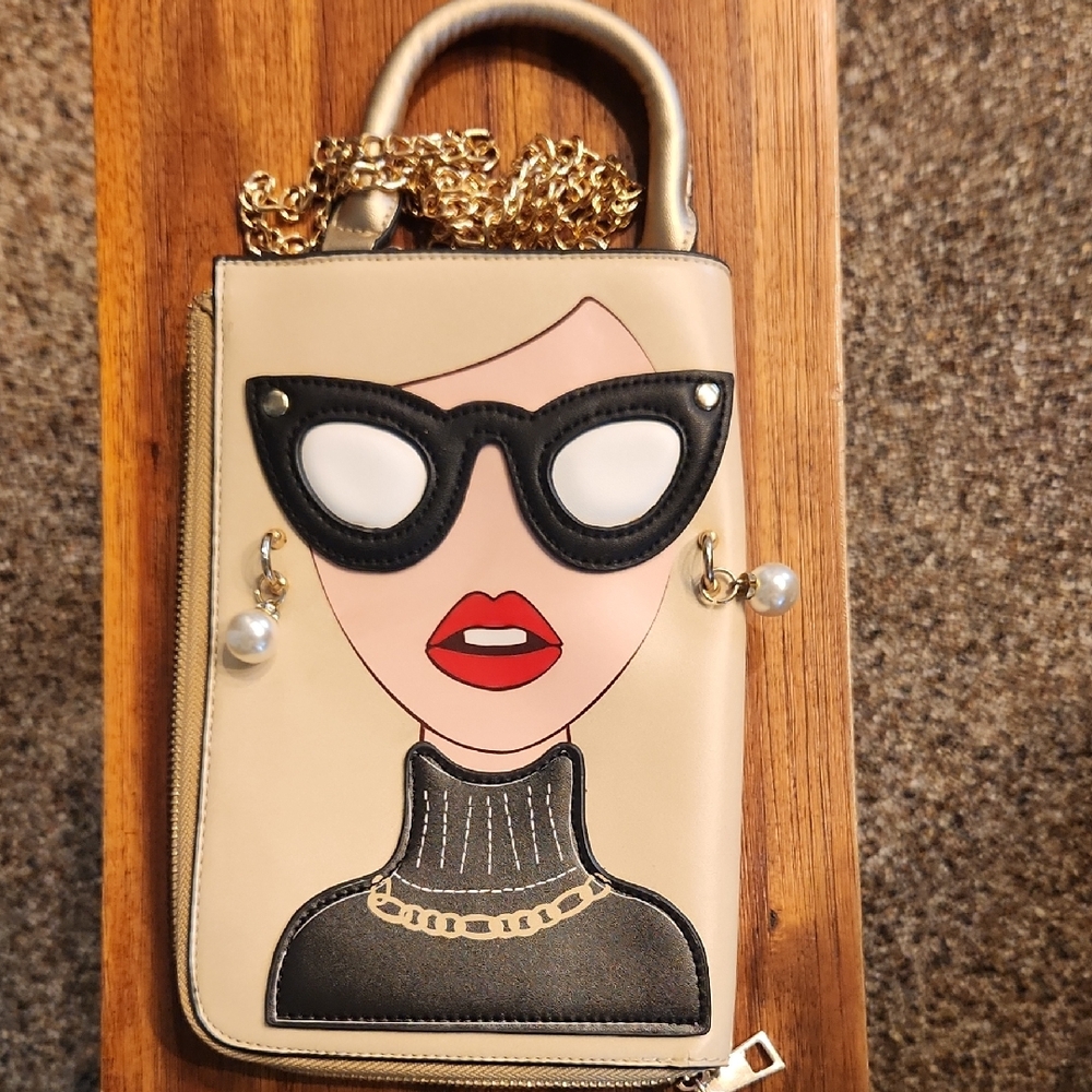 Stylish Fashion Face Handbag with‎ Cat-Eye Sunglasses Design